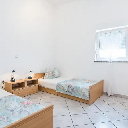 Delic/pejic Apartment Vir