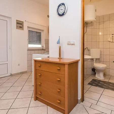 Delic/pejic Apartment Vir